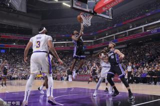 队友以三分 队友以三分