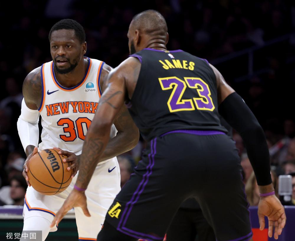 将对手挡在 将对手挡在